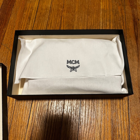 MCM TRAVEL POUCH IN VISETOS